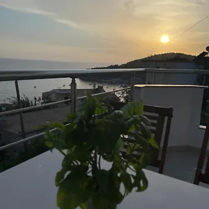 Gasthuis Tasos, Himare
